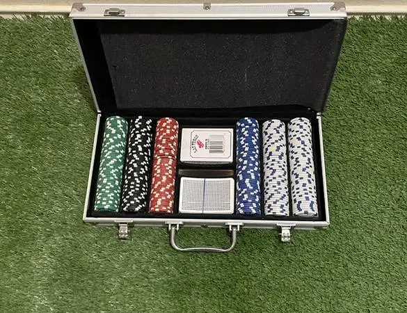 Poker Chip Set w/Carrying Case