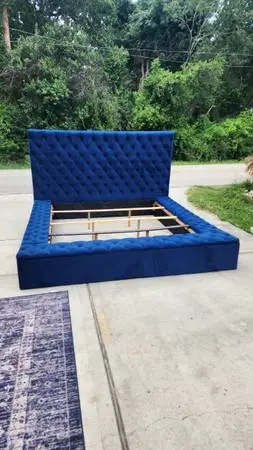 King bedframe
