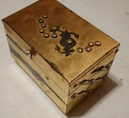 Mini jewelry box