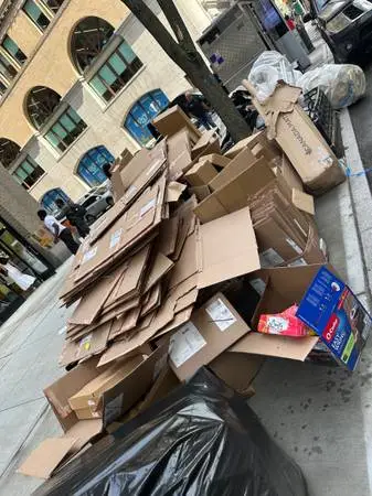 **24/7 SAME\-DAY JUNK REMOVAL • TRASH HAULING • ALL NYC** 🗑️