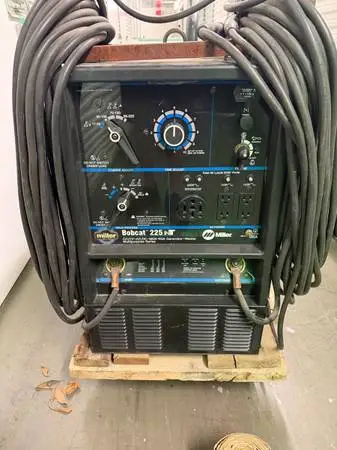 Miller bobcat 225 NT only 59 hours welding machine