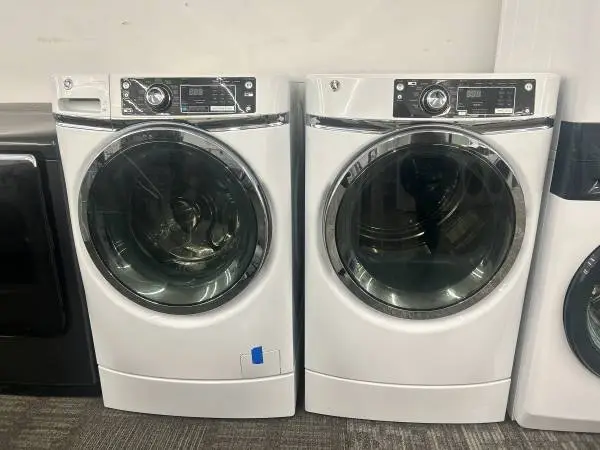 GE Frontload Washer Gas Dryer Set