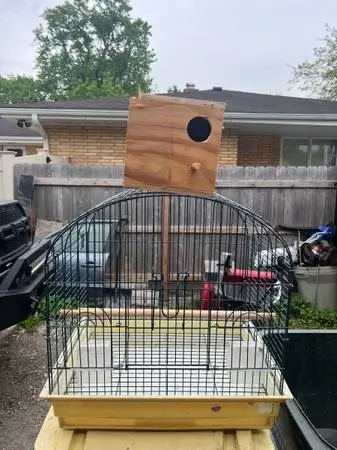 Cage with nest breeding box for lovebirds