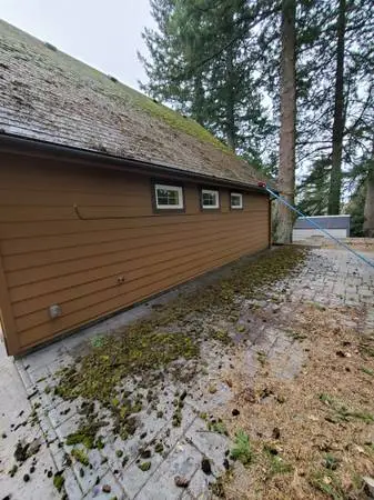 Top Roof & Gutter Cleaning | Moss Removal | House Wash - PDX/Vancouver
