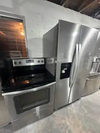 Stove and refrigerator Whirlpool