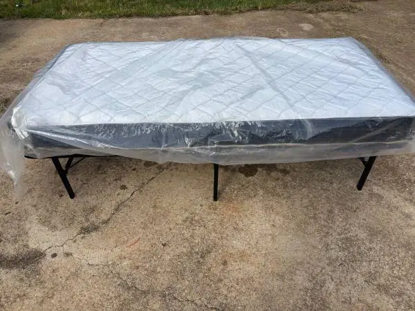 Full size platform frame with full size mattress
