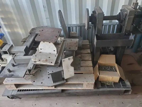 ENGINE STAND WITH PLATES FOR VARIOUS ENGINES