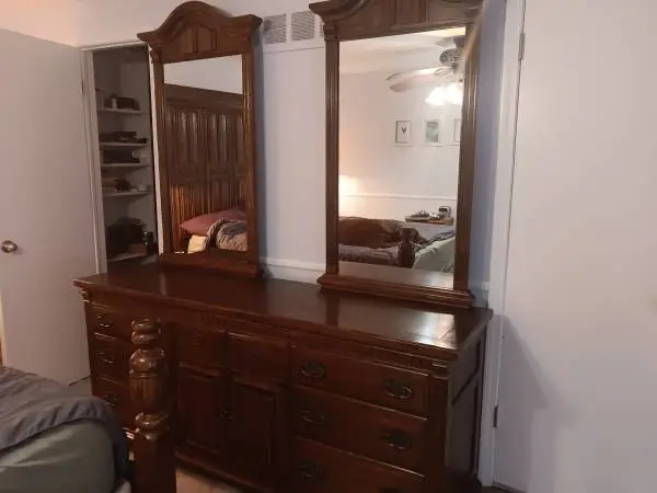 ETHAN ALLEN ROYAL CHARTER SOLID OAK DRESSER & MIRRORS