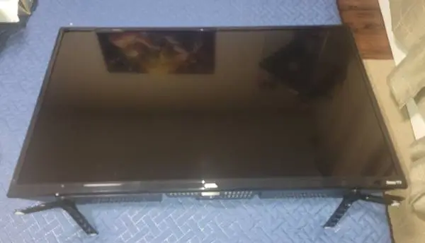 ONN Roku TV 32 inches - AS IS