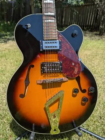 21 Gretsch G2420 Streamliner (Aged Brooklyn Burst) + $145 Road Runner
