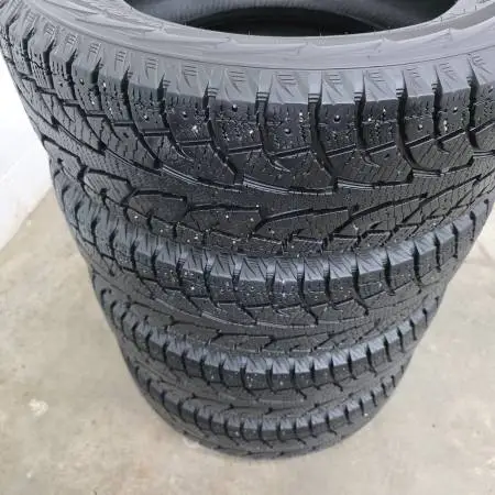 225/65R17 Hankook ipike Winter studded Tires