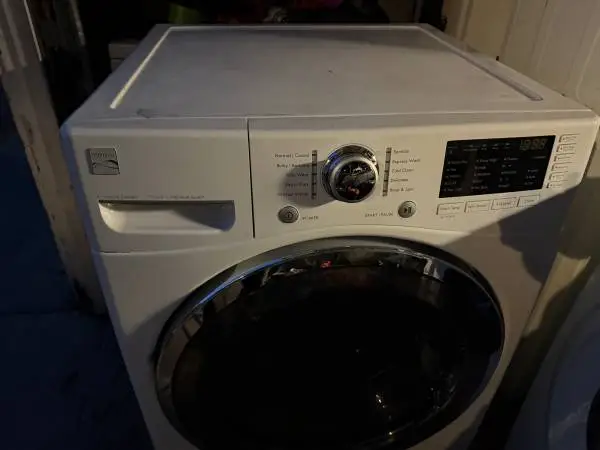 White kenmore front load washer good working condition