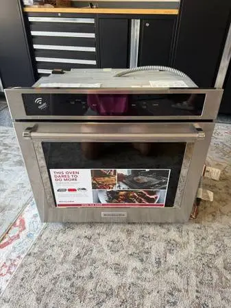 Wall oven