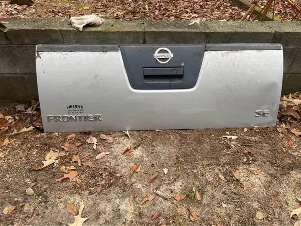 2005 - 2012 Nissan Frontier Tailgate