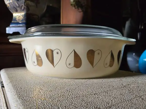 Vintage Pyrex Casseroles