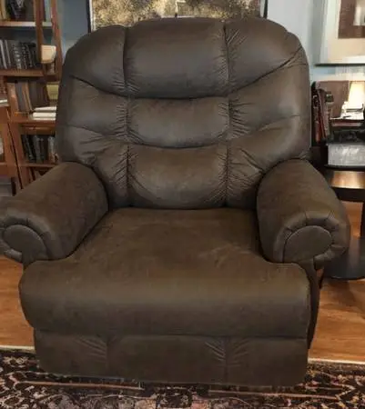 HUGE Comfy Recliner – Your New Favorite Spot —$350 OBO