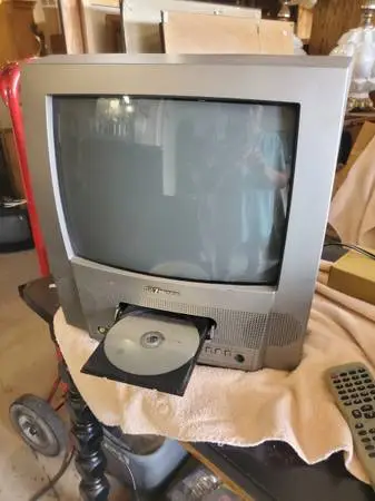 Emerson 13 tv dvd combo with remote