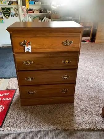 Oak Chest of Drawers