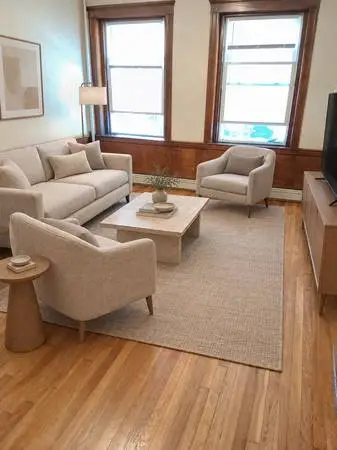 BEAUTIFUL LARGE 1 BEDROOM WITH TONS OF SPACE, NEXT TO C LINE T! DOG OK