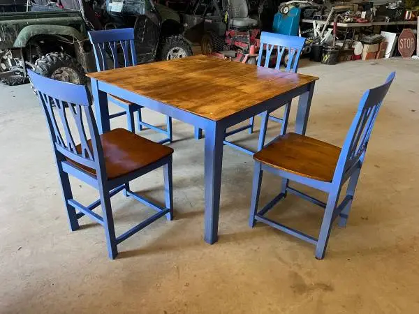 Solid Wood Dining Set w/4 Chairs