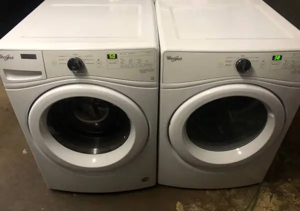 Whirlpool Washer and Gas Dryer Set