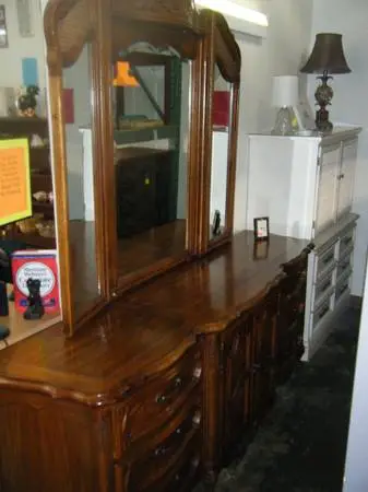 9 Drawer Dresser