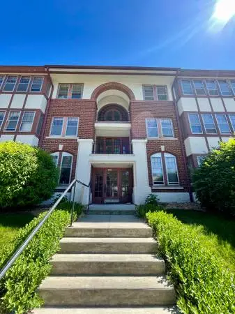 Expansive 1BR in Great East Side Location - Heat Included!