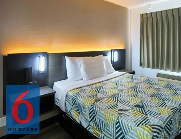 STAY WEEKLY & SAVE! Desk w/ Workspace, Pool, Parking