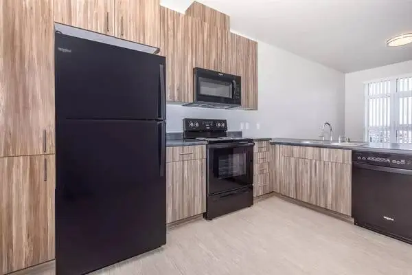 AVAILABLE NOW - 1 Bedroom