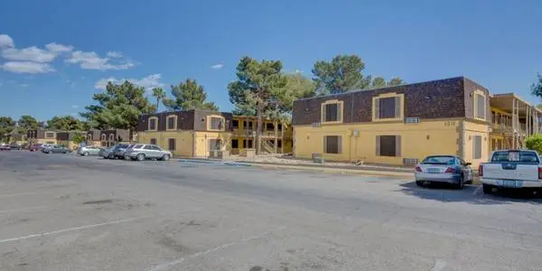 Laundry facilities, Sparkling swimming pool