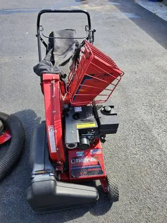 Troy bilt 5hp self propelled chipper shredder vac