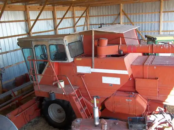 MF 550 Combine for sale