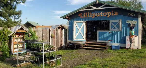 Lilliputopia Farm Stand