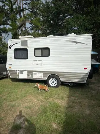 Mountainview 14’ 2012 travel trailer