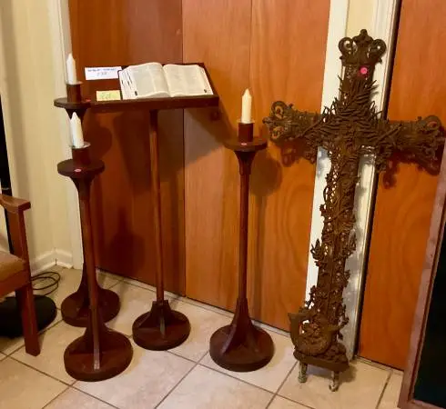 Estate sale , Mementos from the Brothers of the Sacred Heart