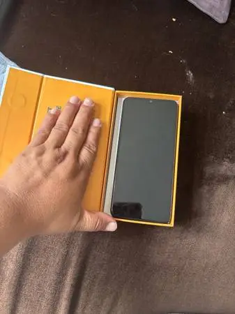 Samsung A16 Like new unlocked with charger