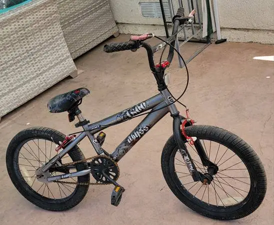 Kent 18 Abyss Boys Freestyle BMX Bike!