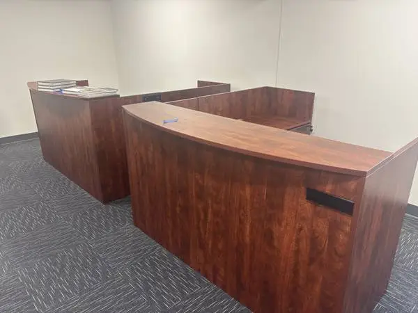 Commercial OFFICE FURNITURE - CLOSEOUTS - Desks, Tables, Chairs, etc