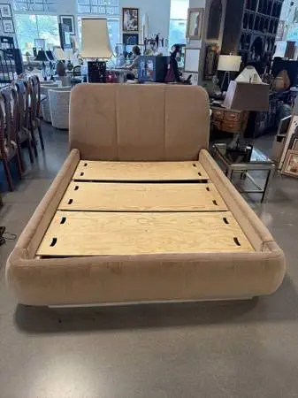Arhaus Kinnen Queen Platform Bed- 70X96X45