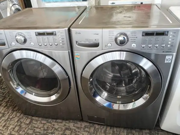Washer and Gas Dryer LG Set Front Loader in Great Working Order