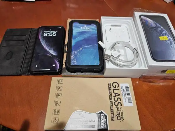 iPhone XR  64 GB memory