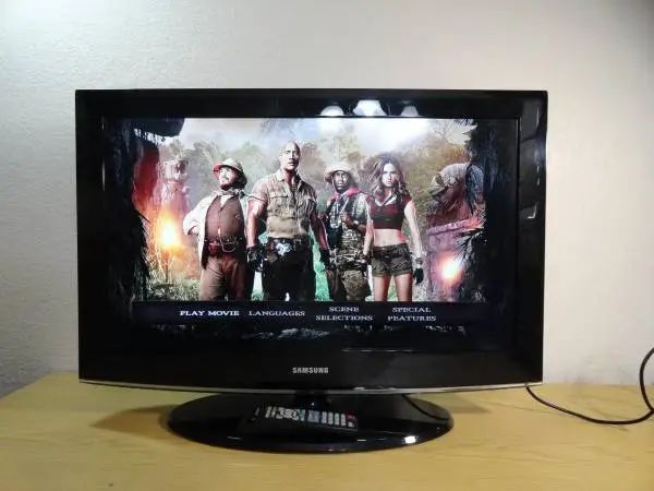 Samsung 32inch LCD TV with remote