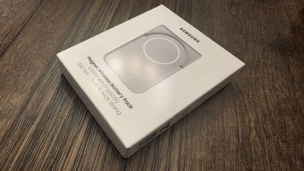 (NEW - Never Opened) Samsung Magnetic Wireless Battery Pack 5,000mAh