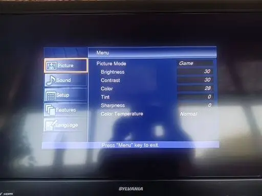 SYLVANIA 32 FLAT SCREEN TV