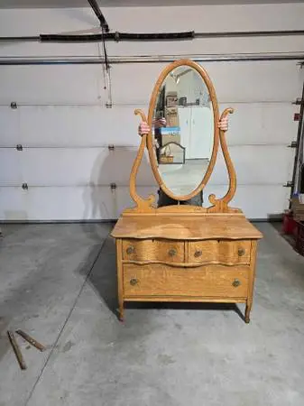Antique Quarter-sawn Tiger Oak Princess Dresser