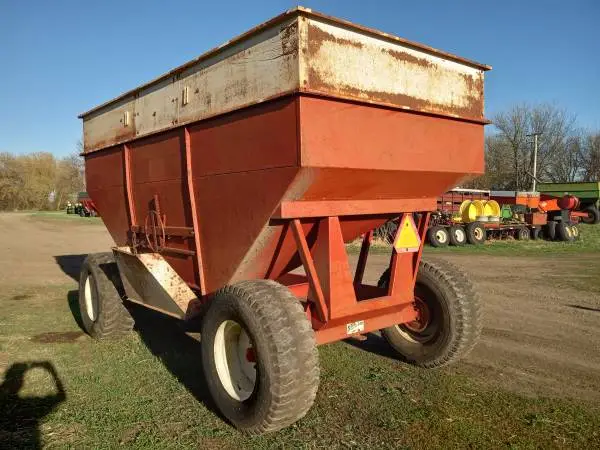 Year Round 500 bushel gravity wagon- cement truck tires