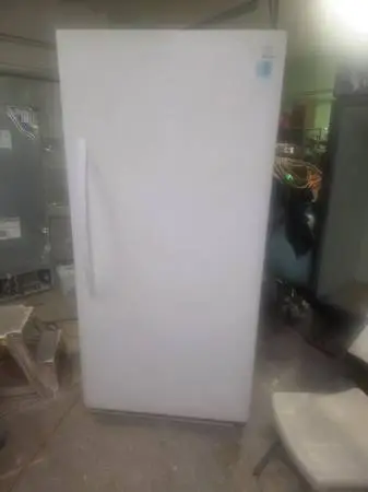 Kenmore 20 cubic feet white standup frostfree freezer