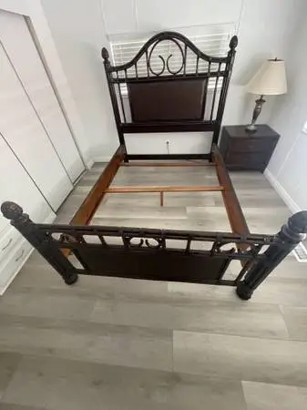 TOMMY BAHAMA STYLE QUEEN BAMBOO BED BY CENTURY