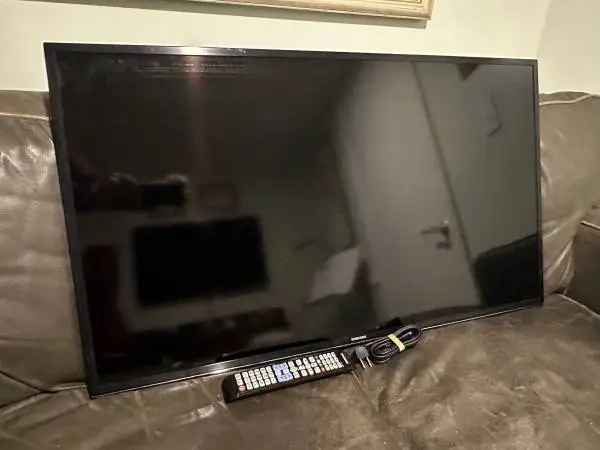 Samsung 40” Smart HD TV