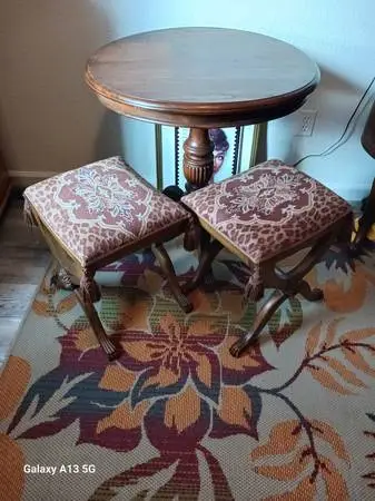 Sitting Table